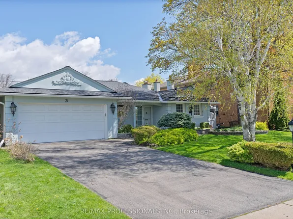 3 Conifer Dr, Toronto, ON M9C 1X3
