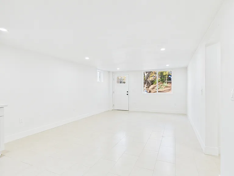 2849 Coloma St #B — Photo 7