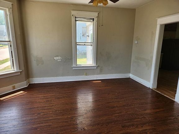 3rd image of 600 Pine St