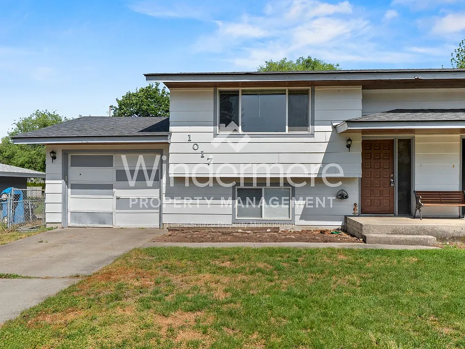 1017 S Robie Rd