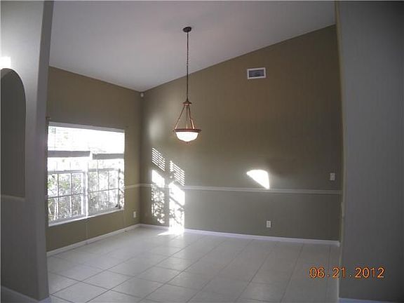 Home For Sale In Port saint lucie
