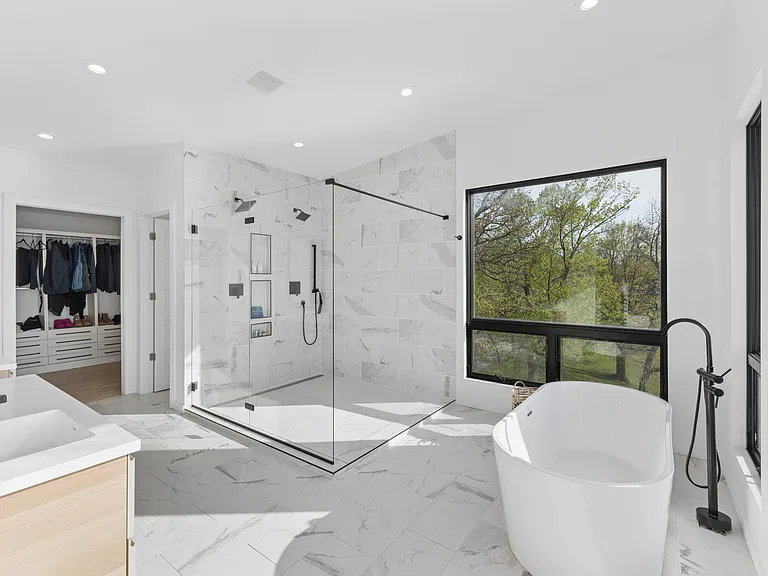 2721 S Lakeview Dr #1 — Photo 24