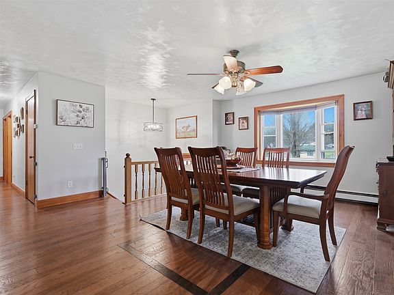 4th image of 14916 Arnold Dr