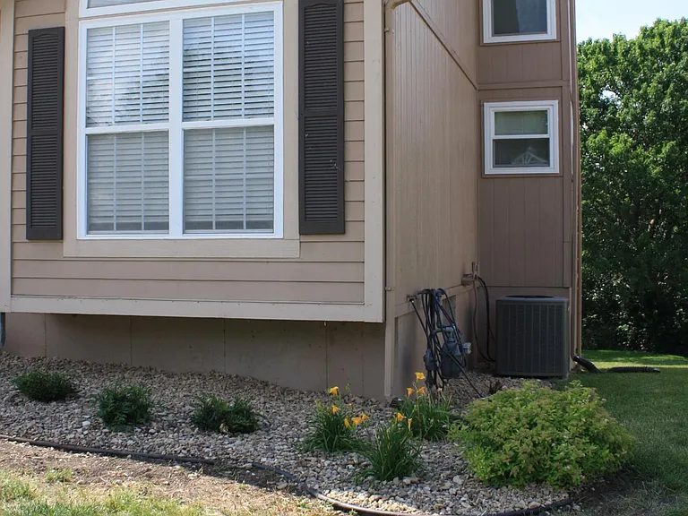 Simple but still with some color -- great curb appeal