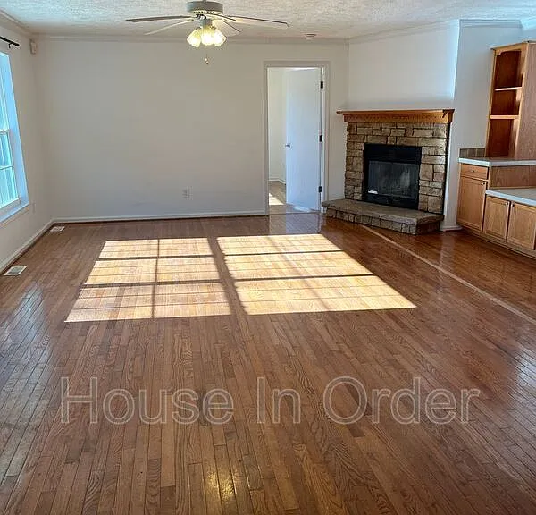 40 Wildwood Park — Photo 2