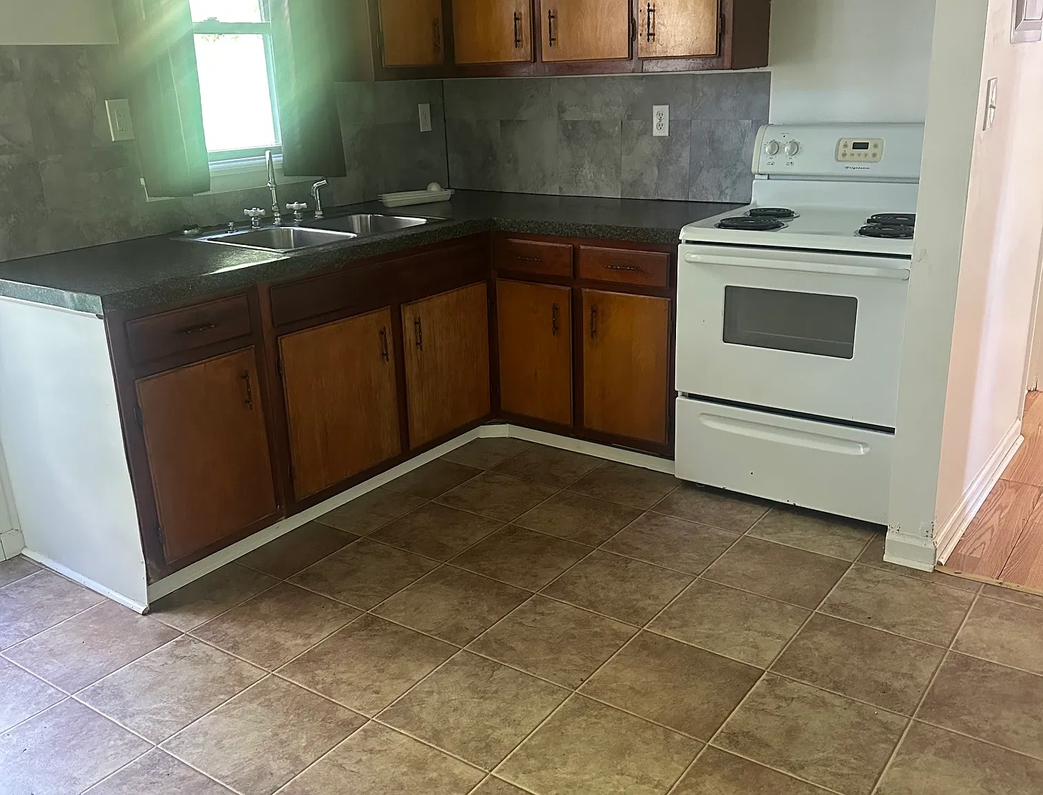 2 bed, 768 sqft, $1,000 — Photo 4