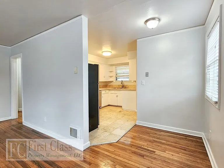 5735 N Montana Ave — Photo 4
