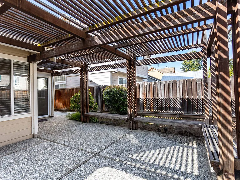 1040 Dellwood Ct — Photo 8