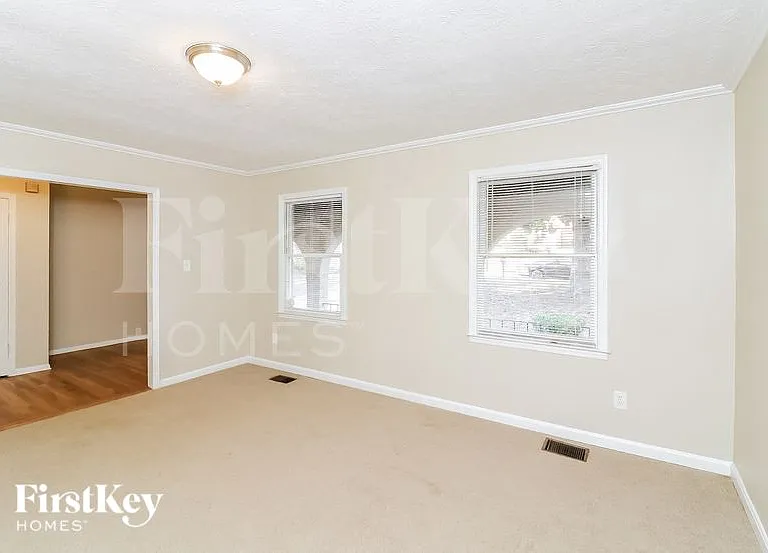 3862 Herren Dr SW — Photo 2