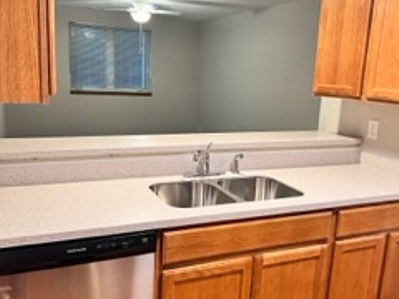2nd image of 420 S 4th St Unit 2