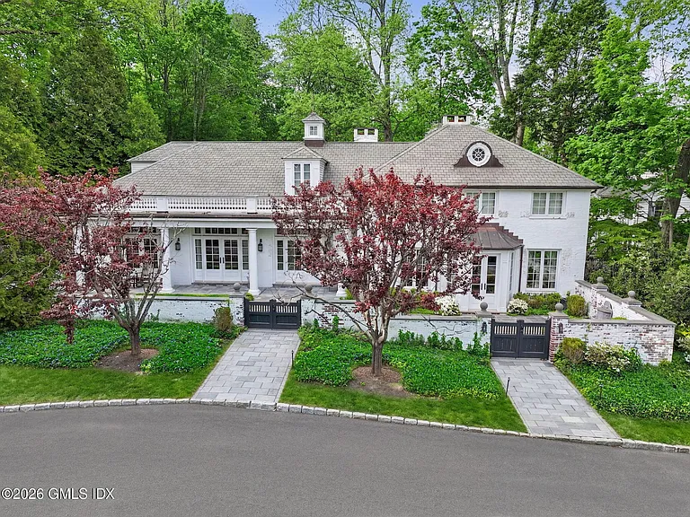 183 E Putnam Ave #CARRIAGE HOUSE — Photo 29