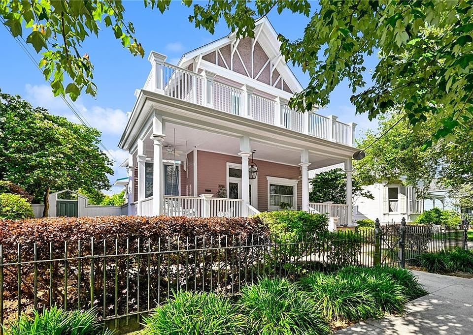 1st image of 3018 Desoto St