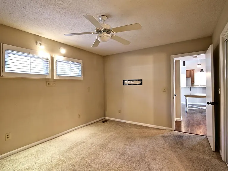 1595 Longleaf Dr E — Photo 8