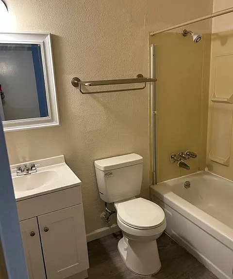 704 N Church St — Photo 5