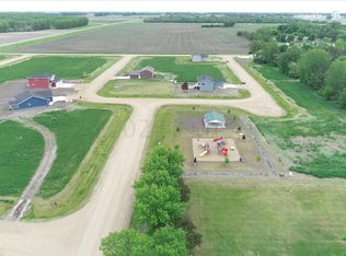 300 Prairie Dr S, Hankinson, ND 58041