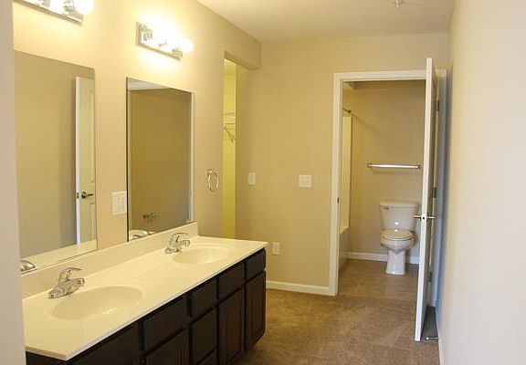 5th image of 600 E Ficklin St APT 101