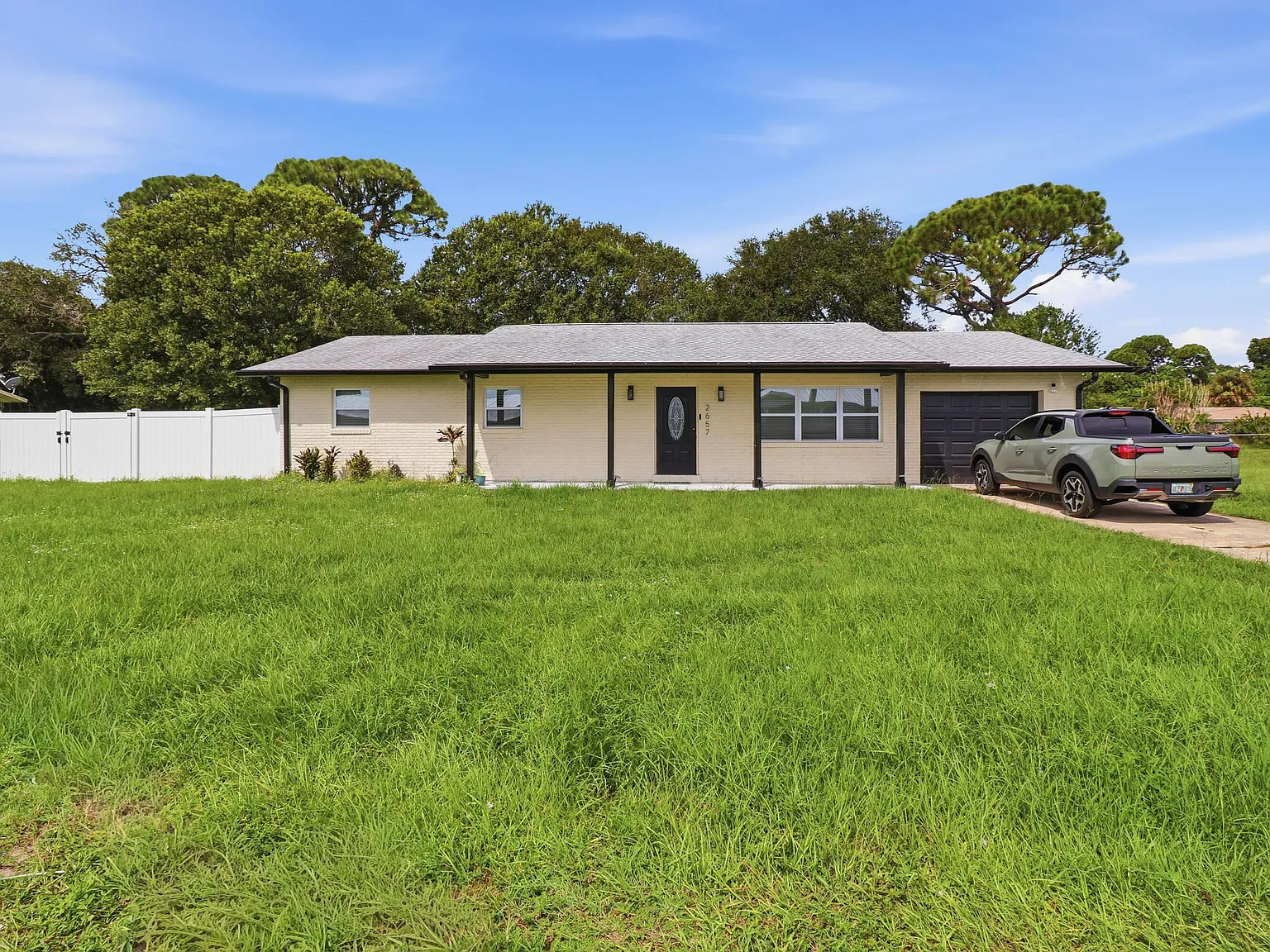 3 bed, 2.0 bath, 1410 sqft, $2,700 — Photo 1