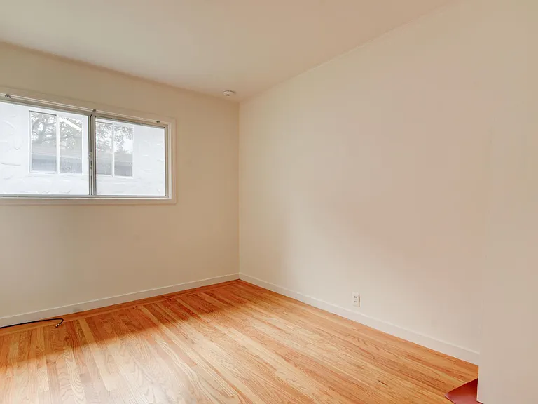 9 West Ct — Photo 26