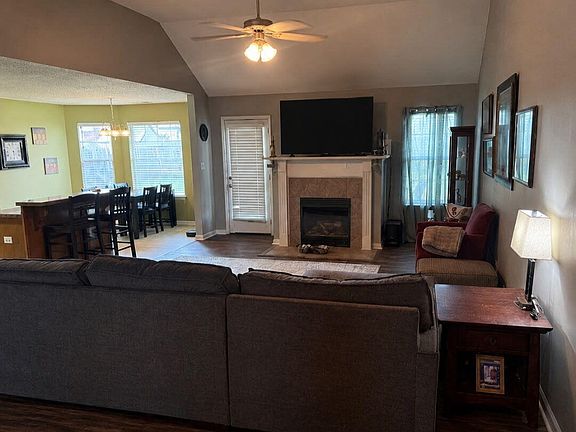 4th image of 3158 Pinetree Loop S