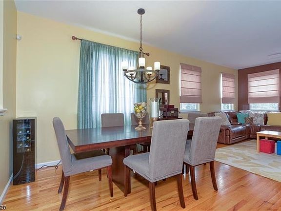 5th image of 272 Woodland Ave