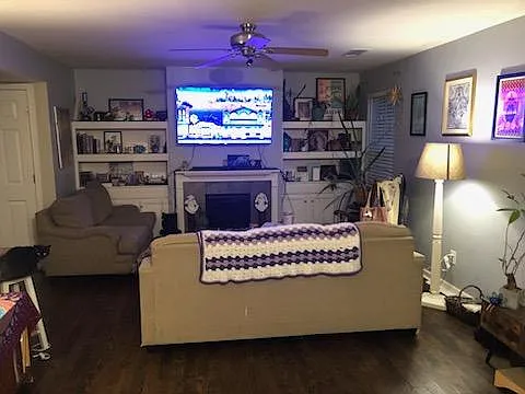 712 Gloucester Ln — Photo 8