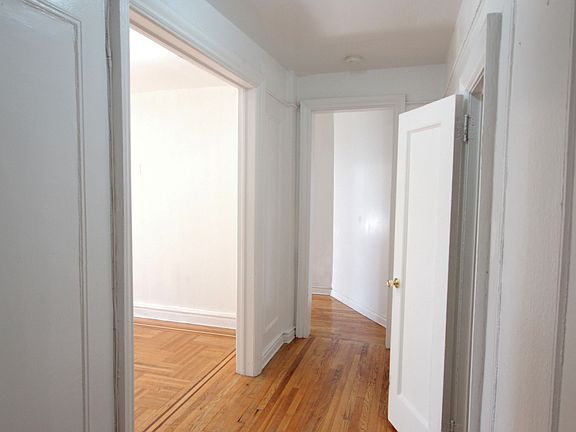 4th image of 91 E 208th St APT 4C