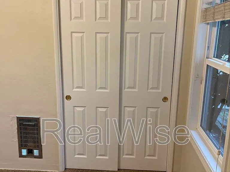 443 NE Baker Dr — Photo 11