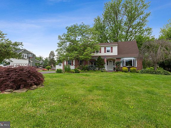 2nd image of 25 Lehigh Dr