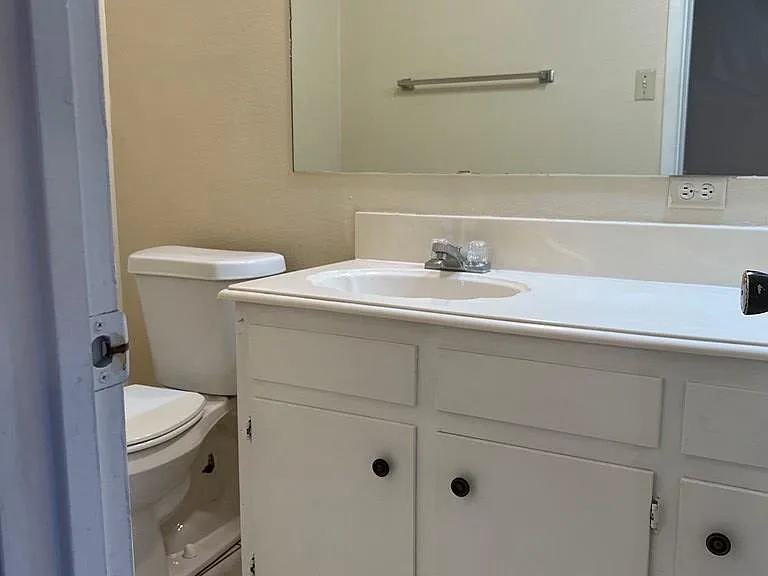 6819 Ector Ave — Photo 10