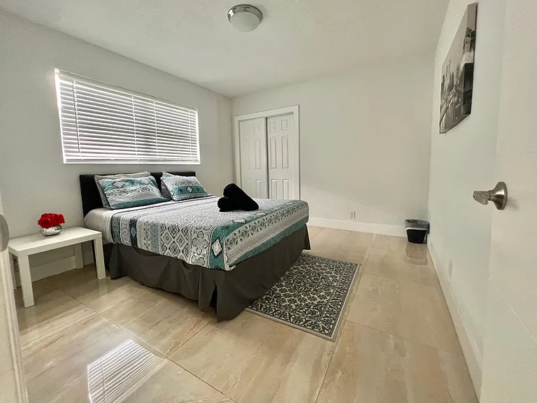 5733 SW 24th Ave — Photo 34