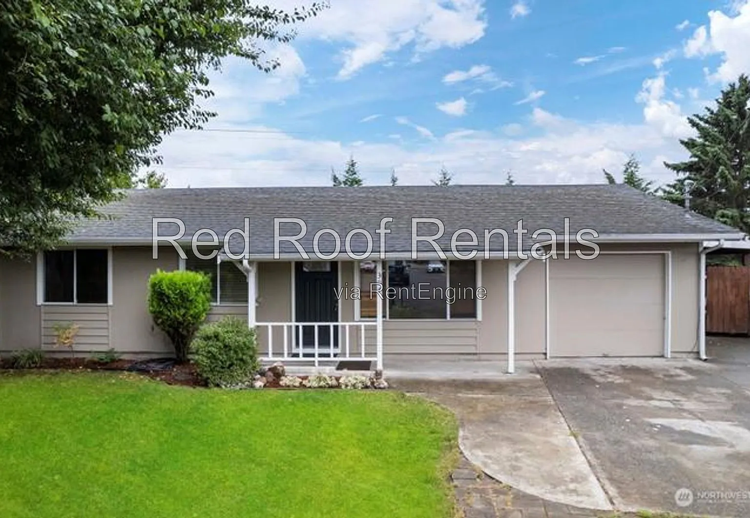 3 bed, 1.0 bath, 1008 sqft, $2,570 — Photo 2