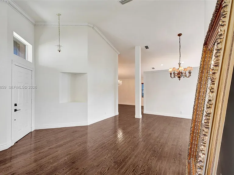 658 Stanton Dr — Photo 17