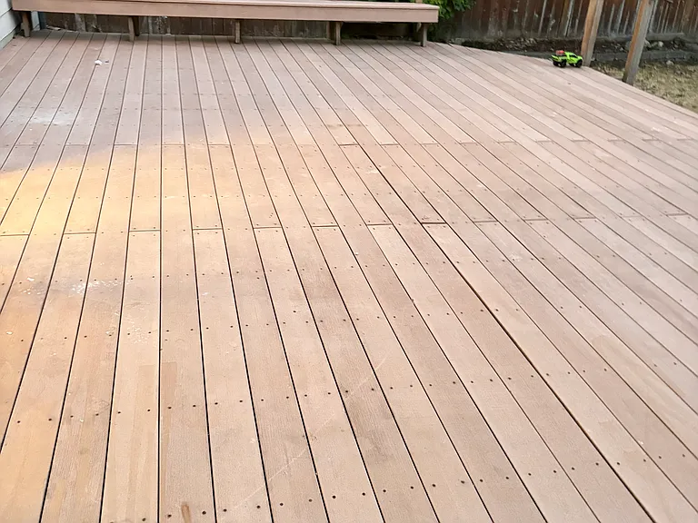 Huge deck at rear yard for entertainment