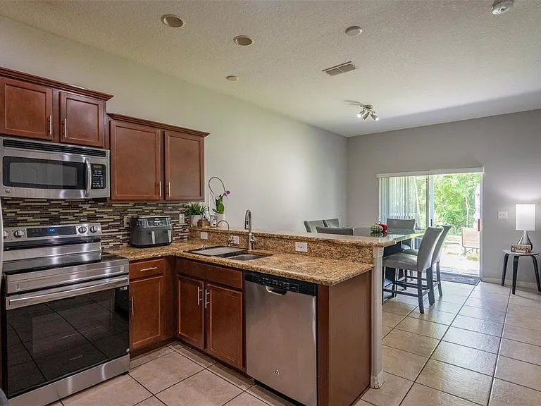 11191 Savannah Landing Cir — Photo 15
