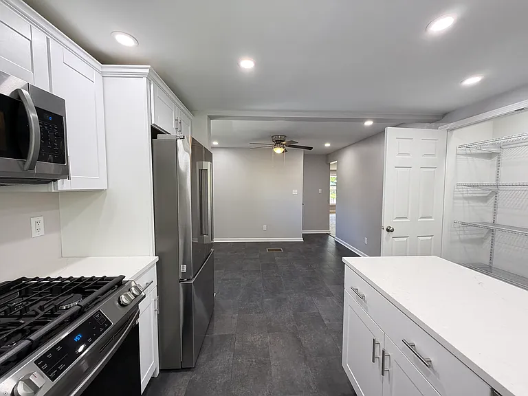 320 Chestnut St #1 — Photo 16