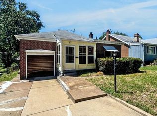 10025 Sheldon Dr, Saint Louis, MO 63137