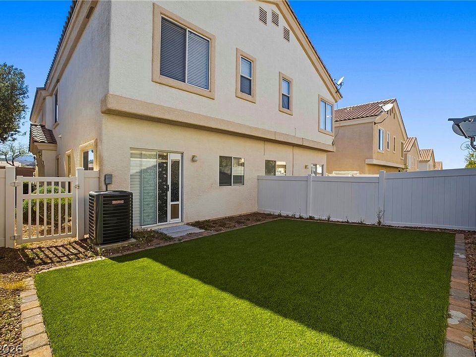 1st image of 2582 Lazy Saddle Dr