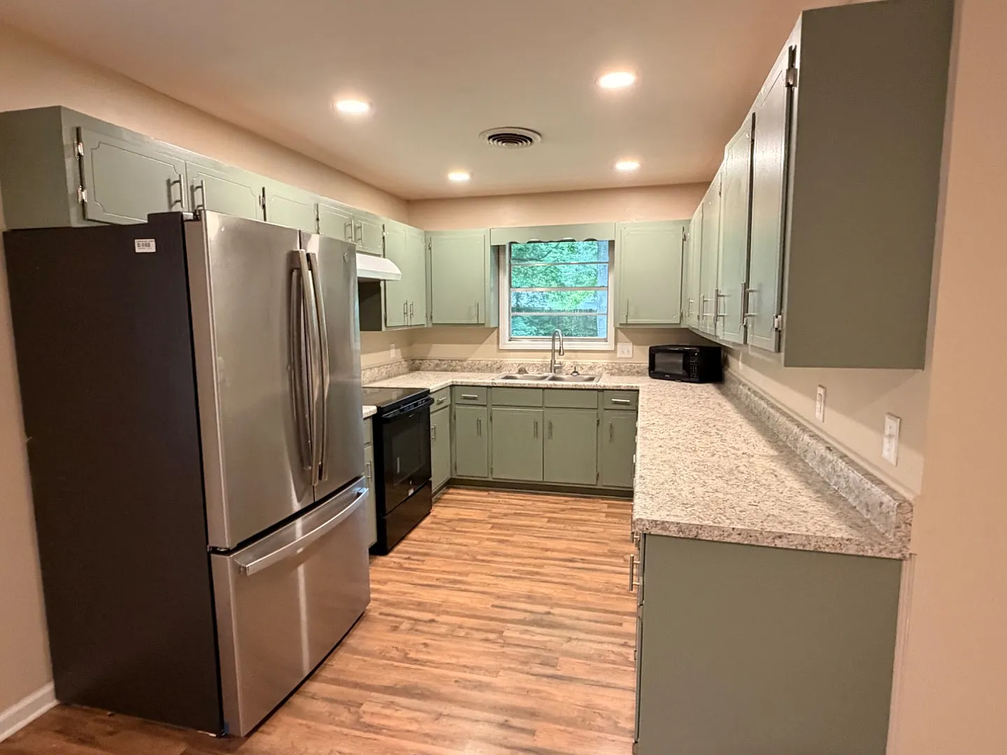 3507 Camellia Cir — Photo 4