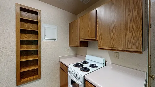 713 McCormick Ave #8 — Photo 8