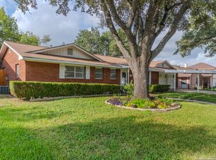 210 Downshire Dr, San Antonio, TX 78216