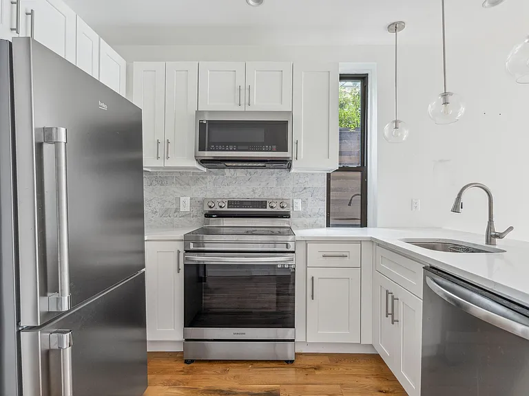 415 Bergen St #2 — Photo 3