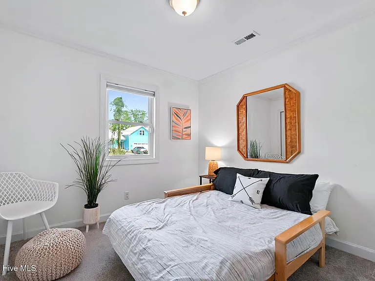 1950 Ocean View Dr SW — Photo 55