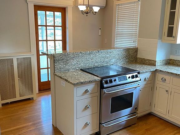4th image of 110-112 Grennan Rd #Townhouse E