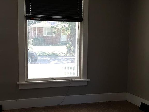 5th image of 4634 Greenwood St