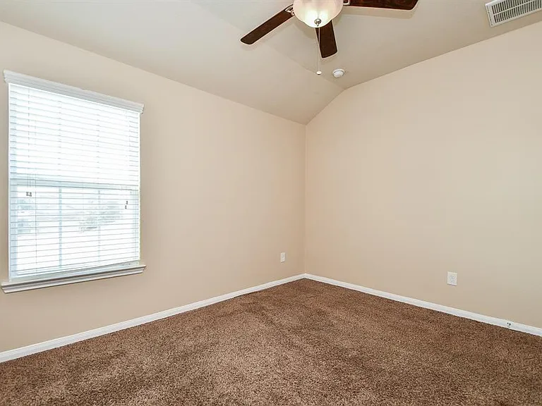19311 Vermillion Ct — Photo 22