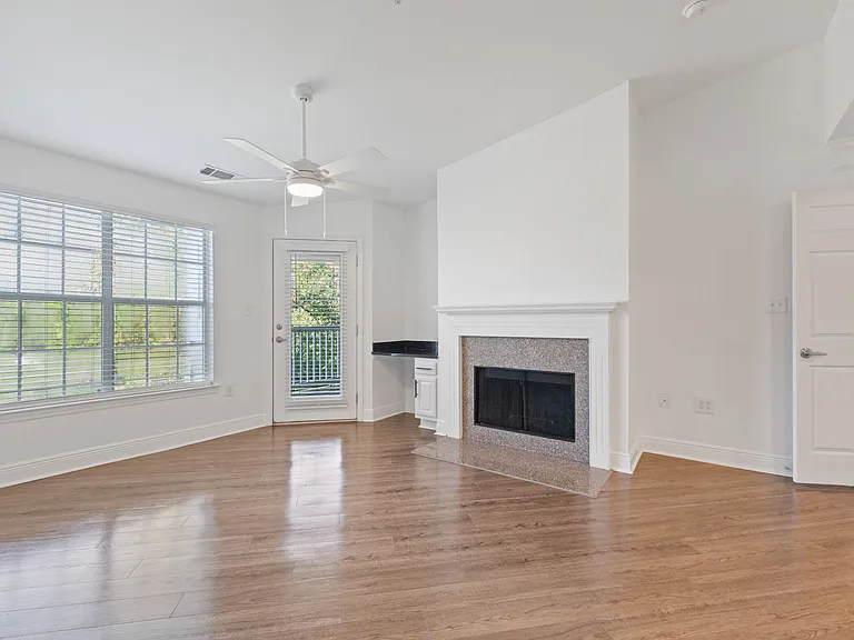 The Regent Apartment Homes — Photo 18