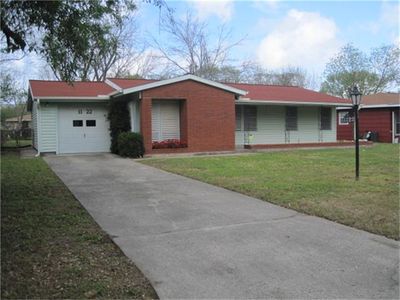 1122 18th Ave N, Texas City, TX, 77590