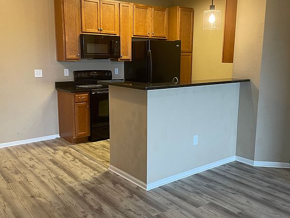 Pendant lighting in kitchen