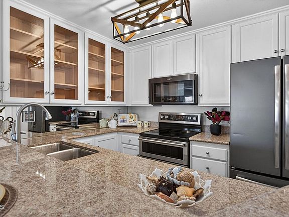 4th image of 3101 Peninsula Rd APT 121