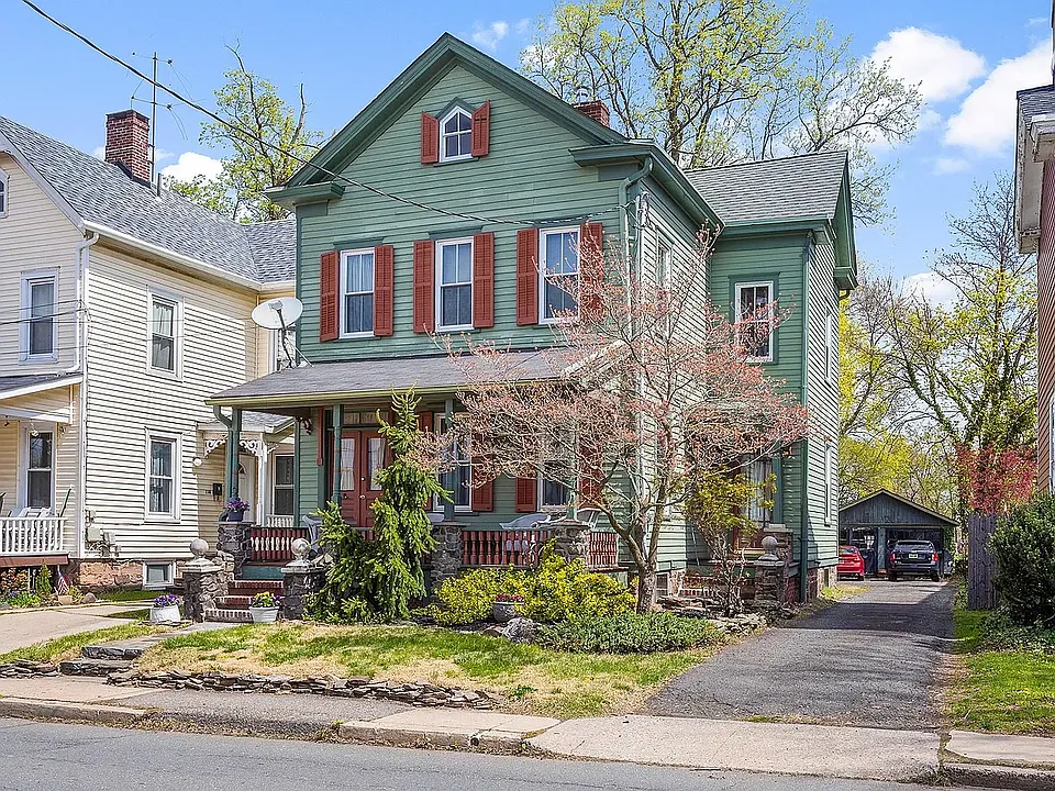 21 N Main St